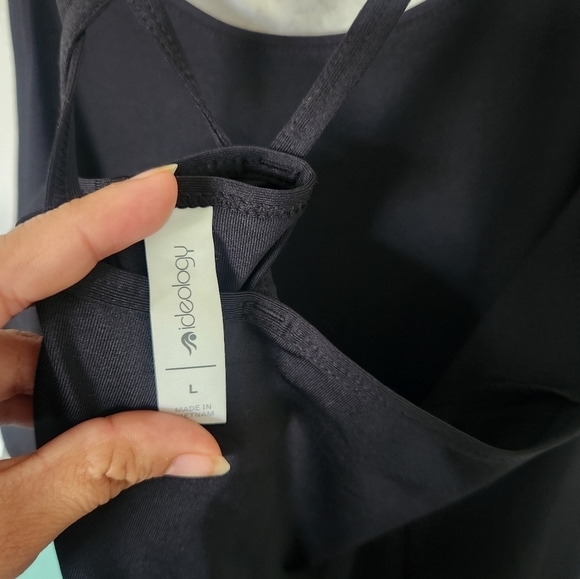 Women's ideology performance tank size large - Picture 6 of 7